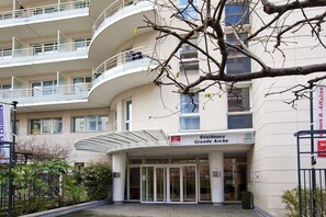 施設の正面