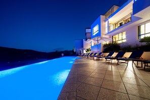 Piscina infinita