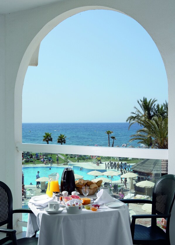 Breakfast area