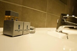 Bathroom amenities