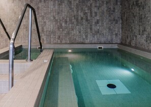 Tina de hidromasaje interior