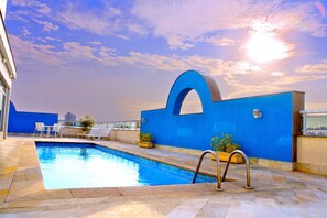 Rooftop pool