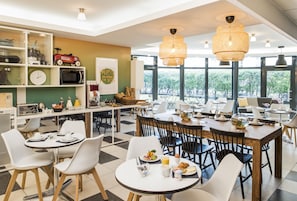 Breakfast area