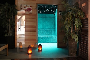 Steam room 