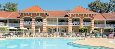Piscine extérieure