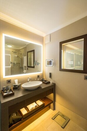 Bathroom amenities