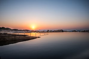 Infinity pool