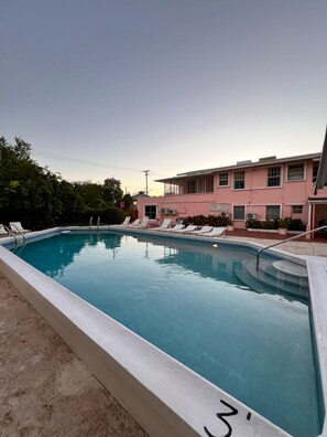 Utomhuspool
