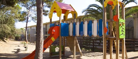 Children’s play area – outdoor