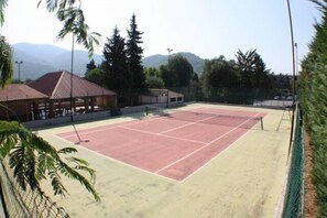 Tennis court