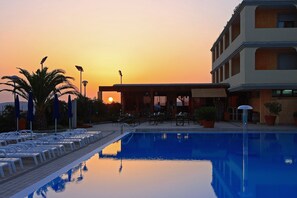 Utomhuspool