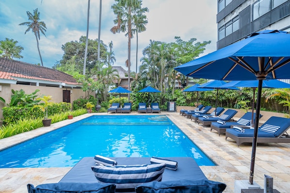 Poolbar