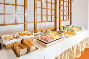 Breakfast buffet