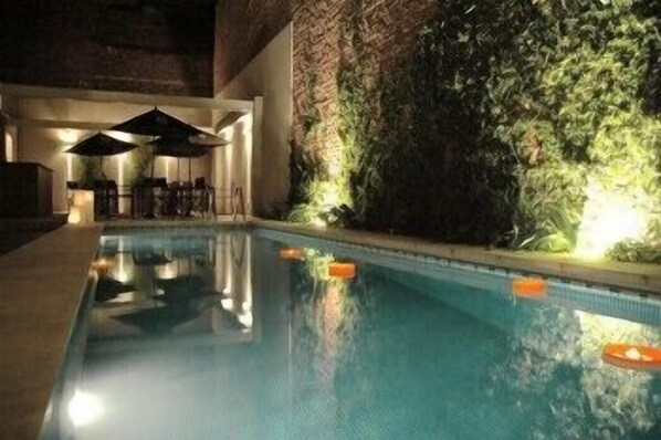 Utomhuspool