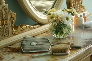 Bathroom amenities