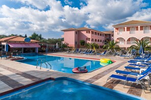 Utomhuspool