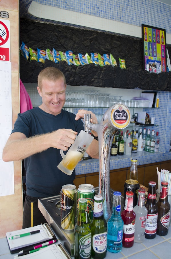Bar vid poolen