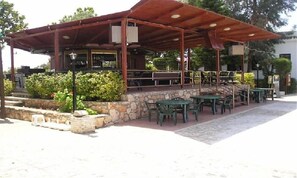 Snack bar