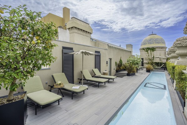 Rooftop pool