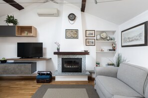 Charming setting. Brand new furniture Italian design. Bright and welcoming