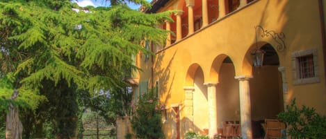 Exterior view of Villa Sogara