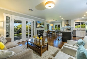 Open concept living/dining kitchen