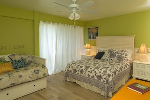 Guest Bedroom - Queen comfort - and the Day bed becomes a King bed if you want