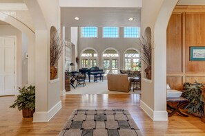 The welcoming foyer with access to the living room, kitchen, den, and Master!