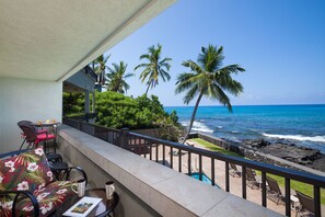 Double wide lanai brings the ocean to you.
