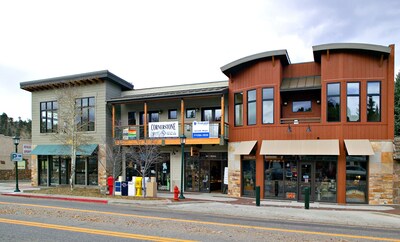 Downtown Luxury Loft- Discover the Winter Wonderland of Downtown Estes 