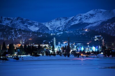 Downtown Luxury Loft- Discover the Winter Wonderland of Downtown Estes 