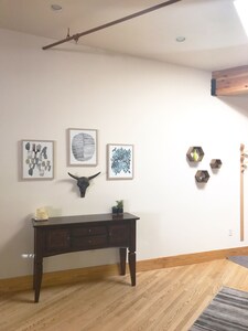 Downtown Luxury Loft- Discover the Winter Wonderland of Downtown Estes 