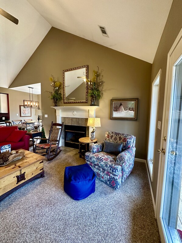Great room with original oil paintings 