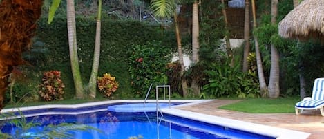 Private Heated Pool, Hot Tub & Garden. Make this your personal oasis