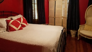 1 of 4 queen bedrooms!