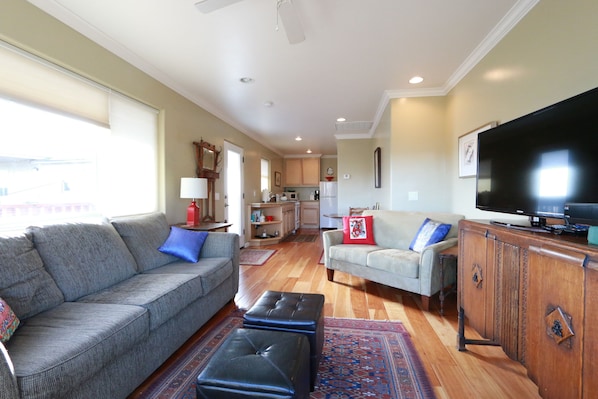 Open concept kitchen, dining and living room area!