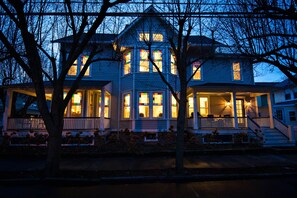 Chadwick Cottage Vacation Rental Home. Ocean Grove Beach Rentals. 