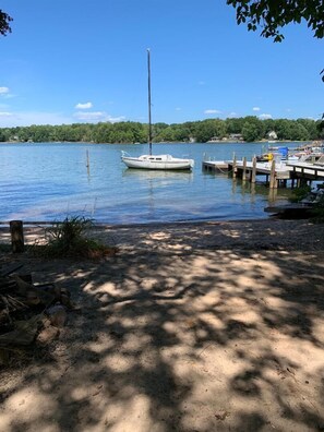 Fire pit & sandy beach (sailboat removed)