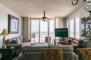 Living room with 55" TV

