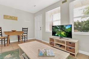 Gorgeous living area
