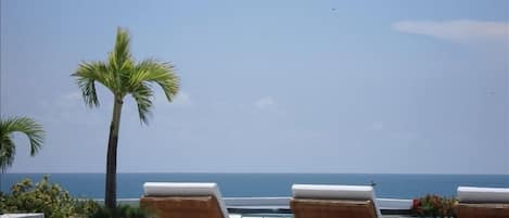 Caribbean view from your own private swimming pool - terrace !