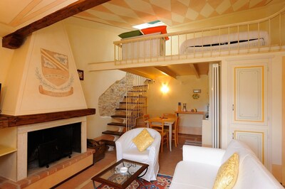 Cozy apartment-suite historic stone and beams, 'Casa de Trucchia'