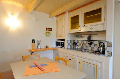 Cozy apartment-suite historic stone and beams, 'Casa de Trucchia'