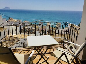Panoramic sea views