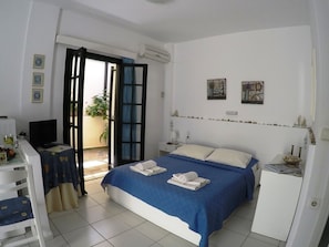 Bedroom details