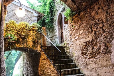 Casa de Edmondo small and romantic apartment with loft in the historic Umbria