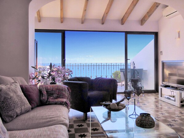 Relax and enjoy the wonderful sea views