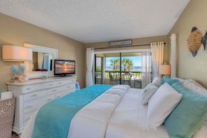 King bedroom with luxury linens.