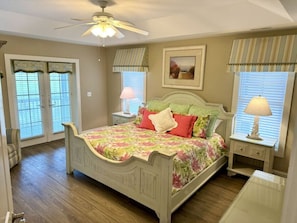 KING SUITE #2- large bedroom with soft Seating, Smart TV, Work Desk and Views!