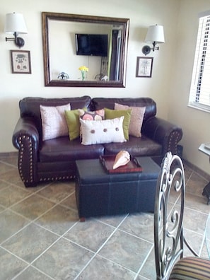 New Serta queen leather pull out sofa